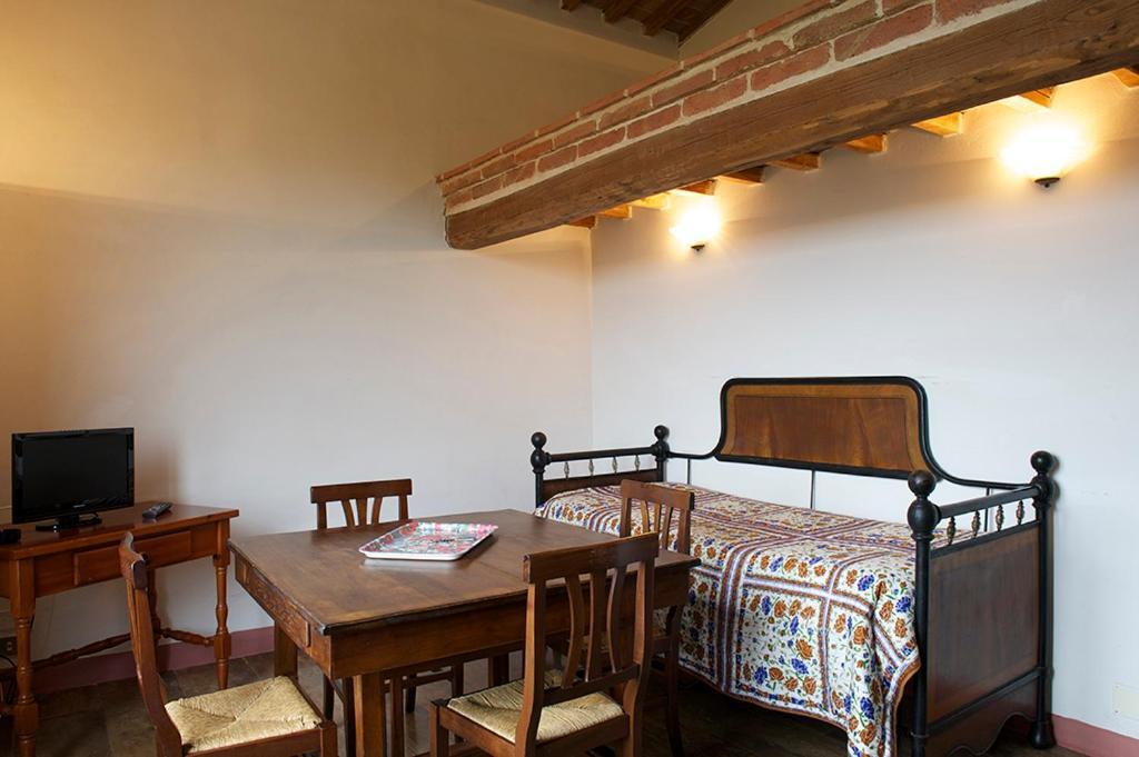 Castello Di Modanella 拉波拉诺泰尔梅 外观 照片