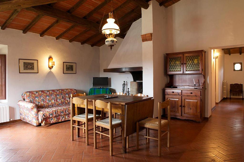 Castello Di Modanella 拉波拉诺泰尔梅 外观 照片