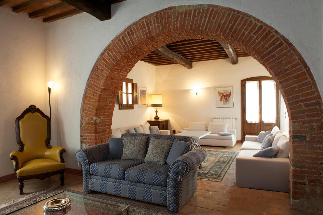 Castello Di Modanella 拉波拉诺泰尔梅 外观 照片