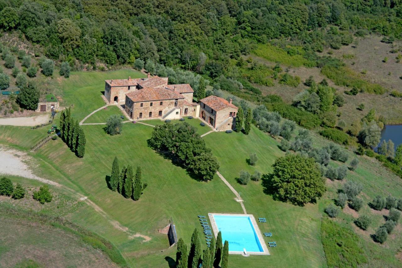 Castello Di Modanella 拉波拉诺泰尔梅 外观 照片